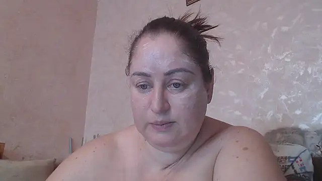 Amy August online show from February 20, 2025, 9:44 am
