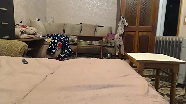 Amy August online show from February 5, 2026, 5:03 am