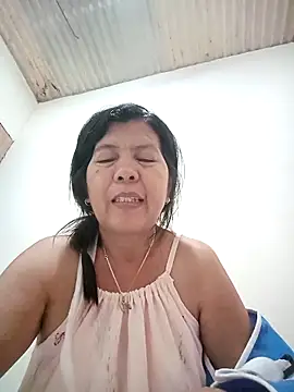 TropicalFlower online show from April 17, 2026, 8:11 pm