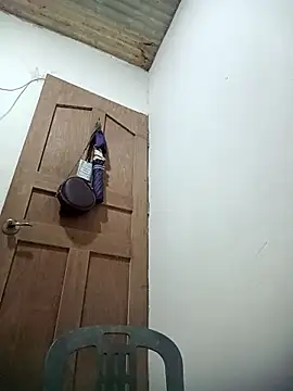 TropicalFlower online show from February 9, 2026, 10:52 pm