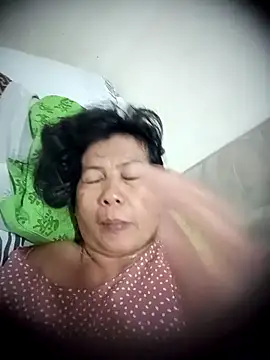 TropicalFlower online show from November 12, 2025, 7:18 pm