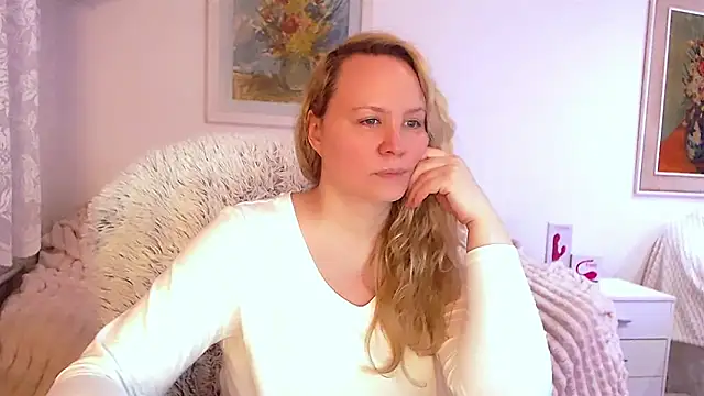 Sarah4you online show from February 10, 2025, 9:36 pm