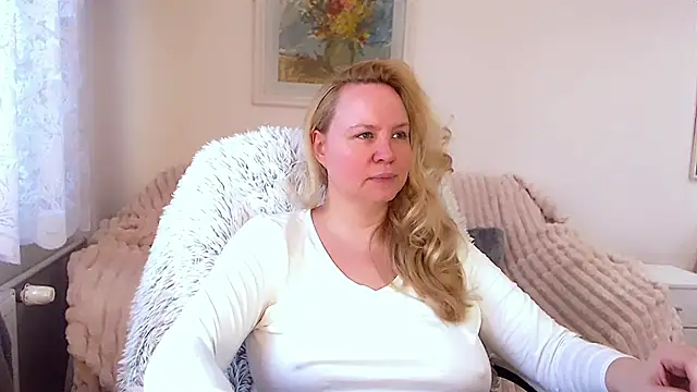 Sarah4you online show from March 8, 2025, 3:35 pm