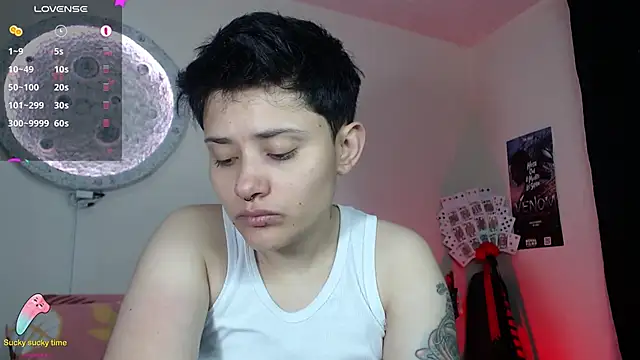 girl intense444 online show from February 6, 2025, 1:32 pm