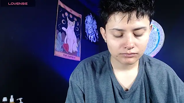 girl intense444 online show from December 2, 2025, 1:24 pm