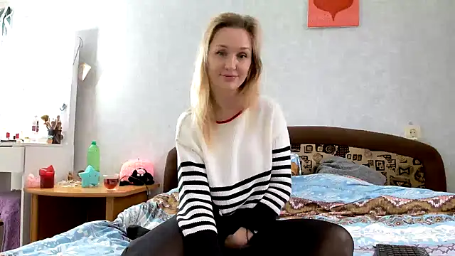 ModelEva online show from January 17, 2025, 10:00 am
