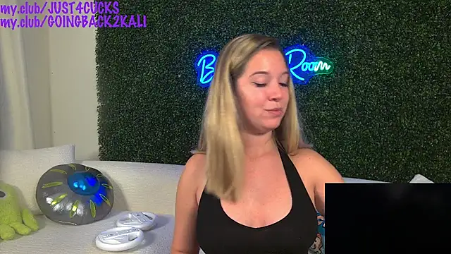 Snapshot of boomboomr00m chatting on September 25, 2025, 2:28 am boomboomr00m online show from September 25, 2025, 2:28 am