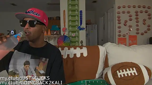 Snapshot of boomboomr00m chatting on October 3, 2025, 12:36 am boomboomr00m online show from October 3, 2025, 12:36 am