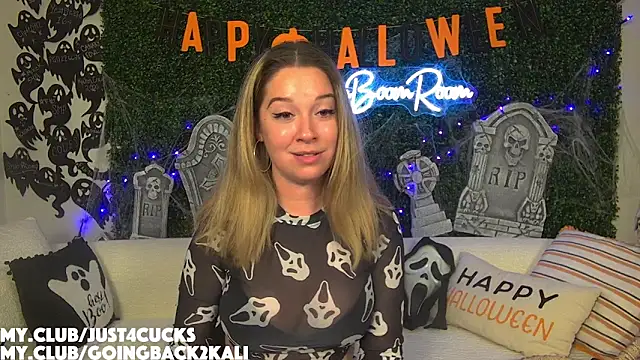 Snapshot of boomboomr00m chatting on October 29, 2025, 2:32 am boomboomr00m online show from October 29, 2025, 2:32 am