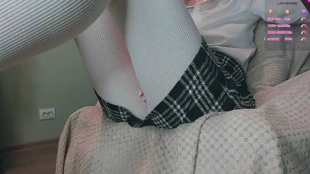 queen carly online show from February 13, 2026, 7:03 pm