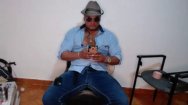 Snapshot of hardrock982 chatting on October 10, 2025, 3:02 pm hardrock982 online show from October 10, 2025, 3:02 pm