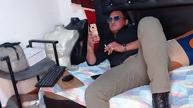 hardrock982 online show from December 5, 2025, 2:15 pm