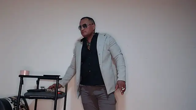 Snapshot of hardrock982 chatting on October 4, 2025, 2:29 pm hardrock982 online show from October 4, 2025, 2:29 pm