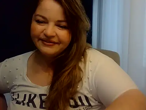 Snapshot of cute__cherry chatting on August 8, 2026, 10:33 am cute cherry online show from August 8, 2026, 10:33 am