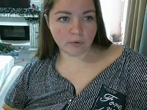 cute  cherry online show from December 13, 2024, 1:01 pm