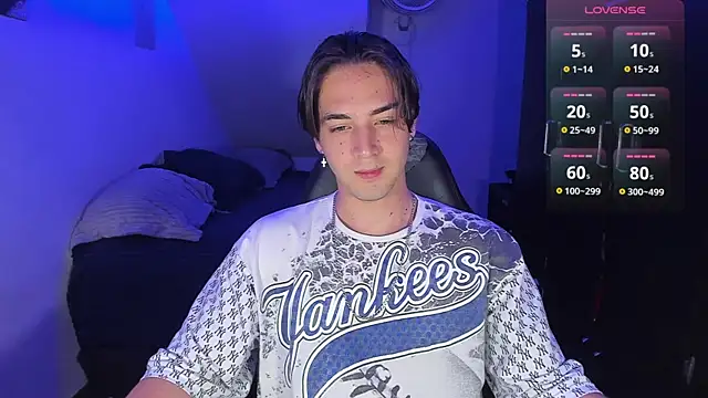 Snapshot of Alex_smith00 chatting on September 20, 2025, 11:21 pm Alex smith00 online show from September 20, 2025, 11:21 pm