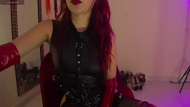 Snapshot of Cristina__Smith chatting on February 6, 2025, 5:19 pm Cristina Smith online show from February 6, 2025, 5:19 pm