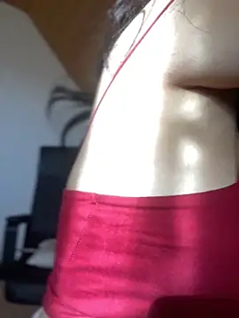 Snapshot of NattCastillo chatting on October 7, 2025, 8:04 am NattCastillo online show from October 7, 2025, 8:04 am