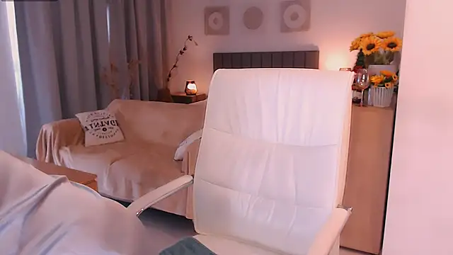 Tilly Eliot online show from January 12, 2026, 8:15 pm