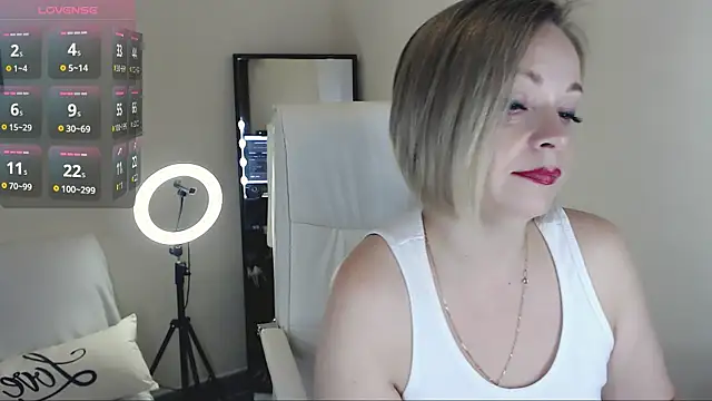Tilly Eliot online show from February 18, 2025, 4:14 pm