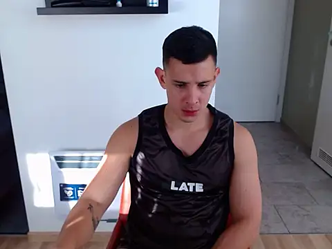 Snapshot of isaacgomez21 chatting on February 12, 2025, 10:35 am isaacgomez21 online show from February 12, 2025, 10:35 am