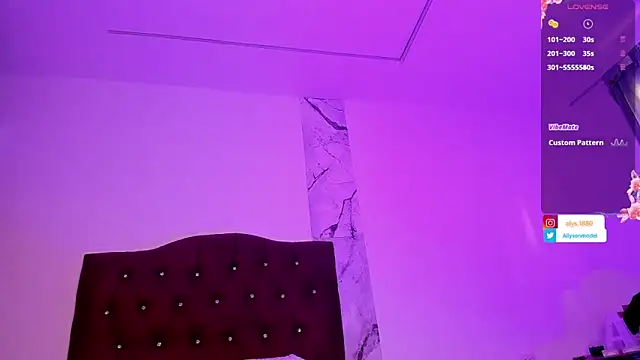 alysson 18 online show from October 10, 2025, 1:23 pm