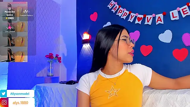 alysson 18 online show from February 12, 2025, 1:06 pm