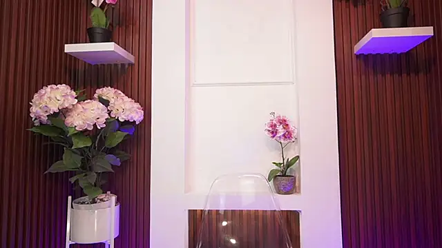 Snapshot of MaddyWattson chatting on October 30, 2025, 11:30 am MaddyWattson online show from October 30, 2025, 11:30 am