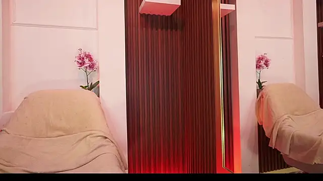 Snapshot of MaddyWattson chatting on October 20, 2025, 11:44 am MaddyWattson online show from October 20, 2025, 11:44 am