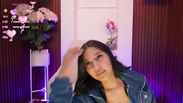 Snapshot of MaddyWattson chatting on November 3, 2025, 11:36 am MaddyWattson online show from November 3, 2025, 11:36 am