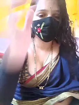 Snapshot of Rising_Smiler chatting on October 28, 2025, 5:08 am Rising Smiler online show from October 28, 2025, 5:08 am