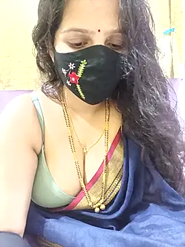 Snapshot of Rising_Smiler chatting on September 23, 2025, 8:27 pm Rising Smiler online show from September 23, 2025, 8:27 pm