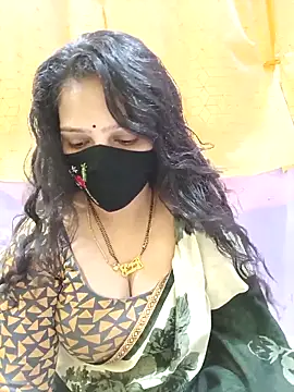 Snapshot of Rising_Smiler chatting on October 22, 2025, 8:58 am Rising Smiler online show from October 22, 2025, 8:58 am