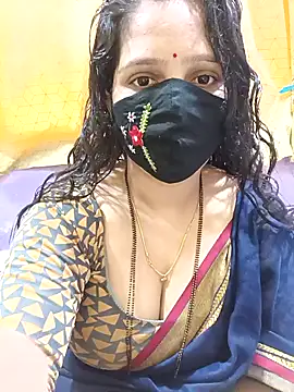 Snapshot of Rising_Smiler chatting on September 23, 2025, 8:21 am Rising Smiler online show from September 23, 2025, 8:21 am