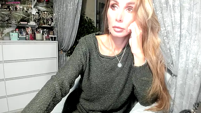 Snapshot of Aurora108 chatting on October 1, 2025, 9:29 pm Aurora108 online show from October 1, 2025, 9:29 pm