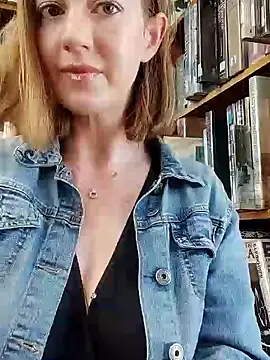 TopsyWilde online show from February 12, 2025, 7:34 am