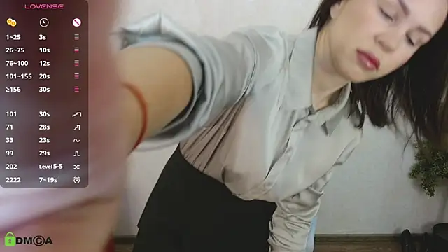 VickyGolden online show from October 2, 2025, 5:22 am