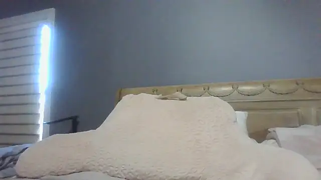 Lisaisluscious online show from March 12, 2025, 8:41 pm