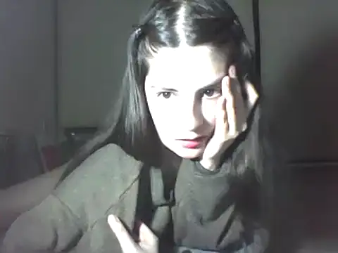 Snapshot of Insomniacl chatting on January 3, 2025, 2:43 am Insomniacl online show from January 3, 2025, 2:43 am