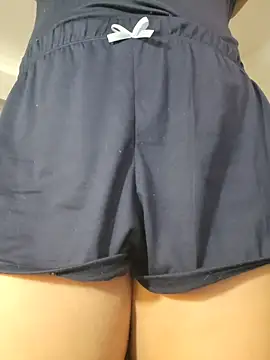 VickyHoult online show from December 3, 2025, 7:35 pm