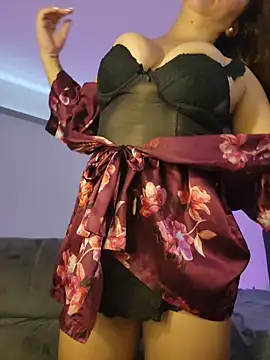 Snapshot of VickyHoult chatting on October 23, 2025, 7:45 pm VickyHoult online show from October 23, 2025, 7:45 pm