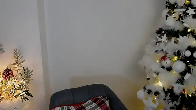 Xentthia online show from December 4, 2025, 2:38 pm