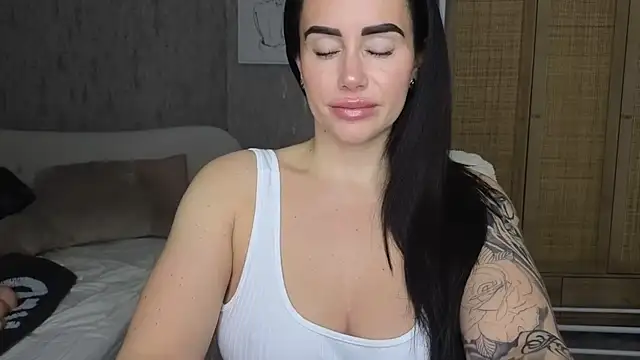 LibbyLoveHeartx online show from November 22, 2025, 7:18 am