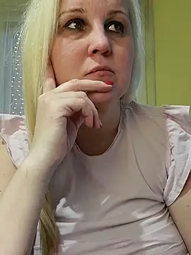 Snapshot of Mayci1984 chatting on February 20, 2025, 12:47 pm Mayci1984 online show from February 20, 2025, 12:47 pm