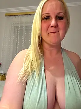 Mayci1984 online show from April 15, 2026, 8:09 pm