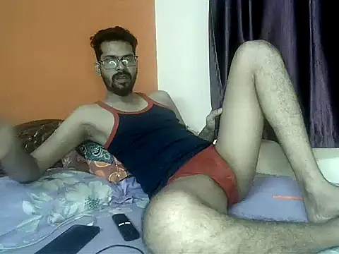 arhan3043 online show from October 5, 2025, 7:04 pm