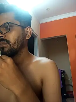 arhan3043 online show from October 1, 2025, 2:32 pm