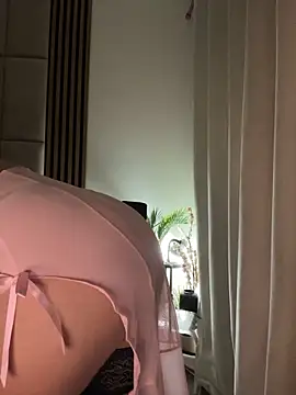 Snapshot of OIivia chatting on October 22, 2025, 5:12 pm OIivia online show from October 22, 2025, 5:12 pm