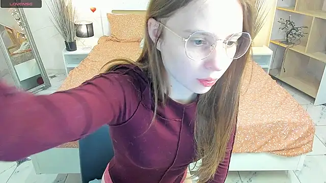 Snapshot of CharmedDoll chatting on February 22, 2025, 1:46 pm CharmedDoll online show from February 22, 2025, 1:46 pm