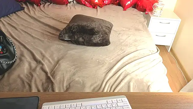 CharmedDoll online show from March 4, 2026, 7:16 am